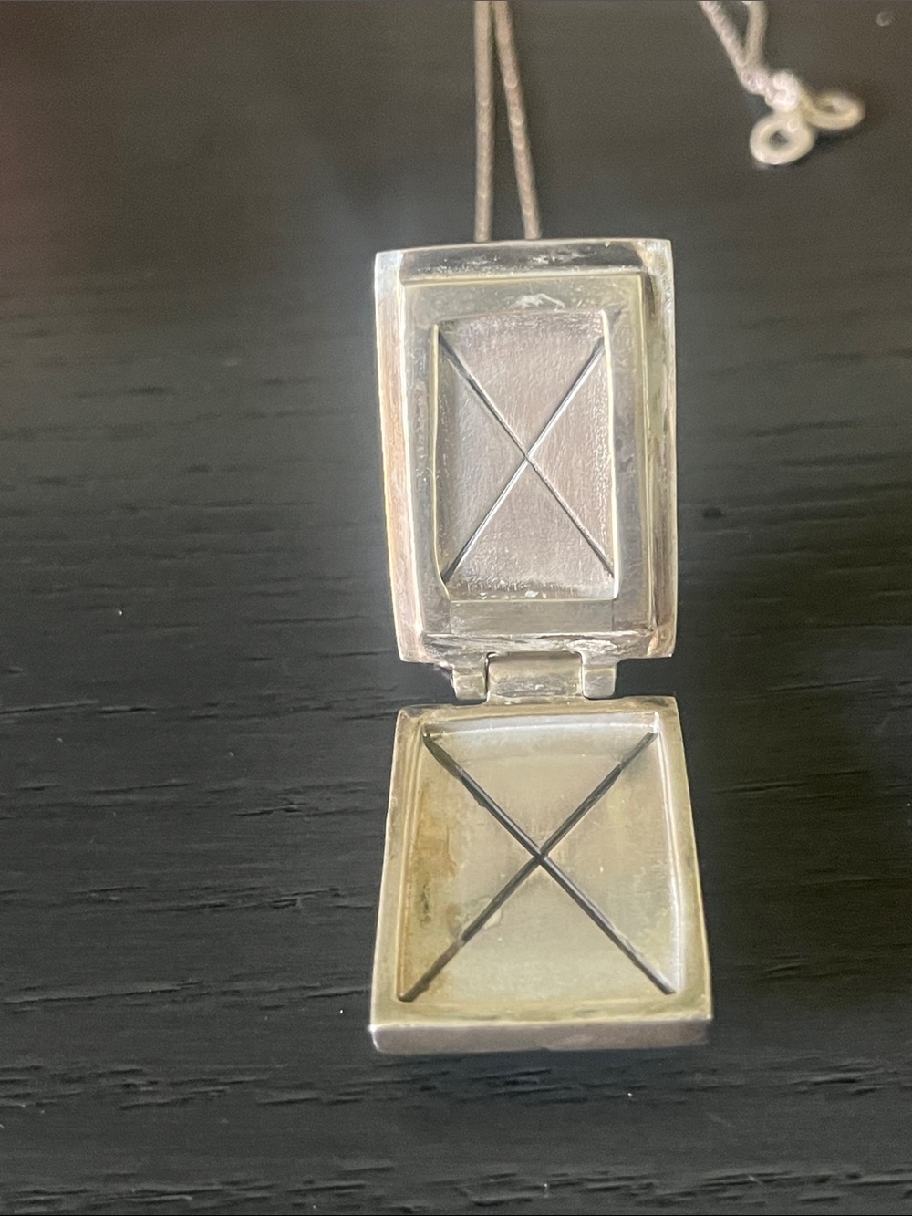 Source Unknown Silver Rectangular Pendant Necklace - Picture 2 of 4